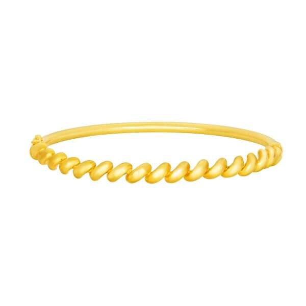 Undulated Bangle